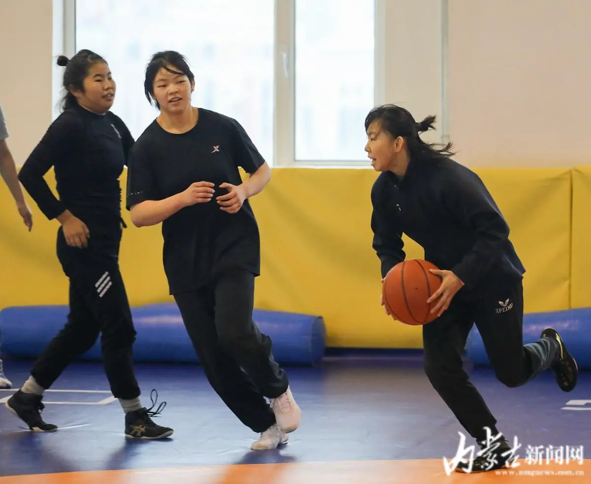 前锋如何通过专项训练提升投篮命中率_0